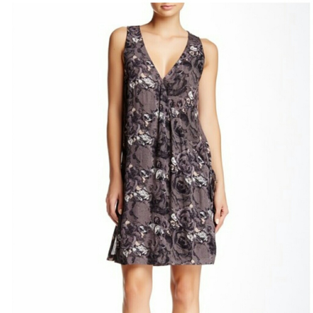 NWT Melrose and Market floral wrap dress